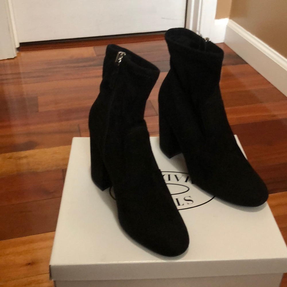 Black booties mint condition like new